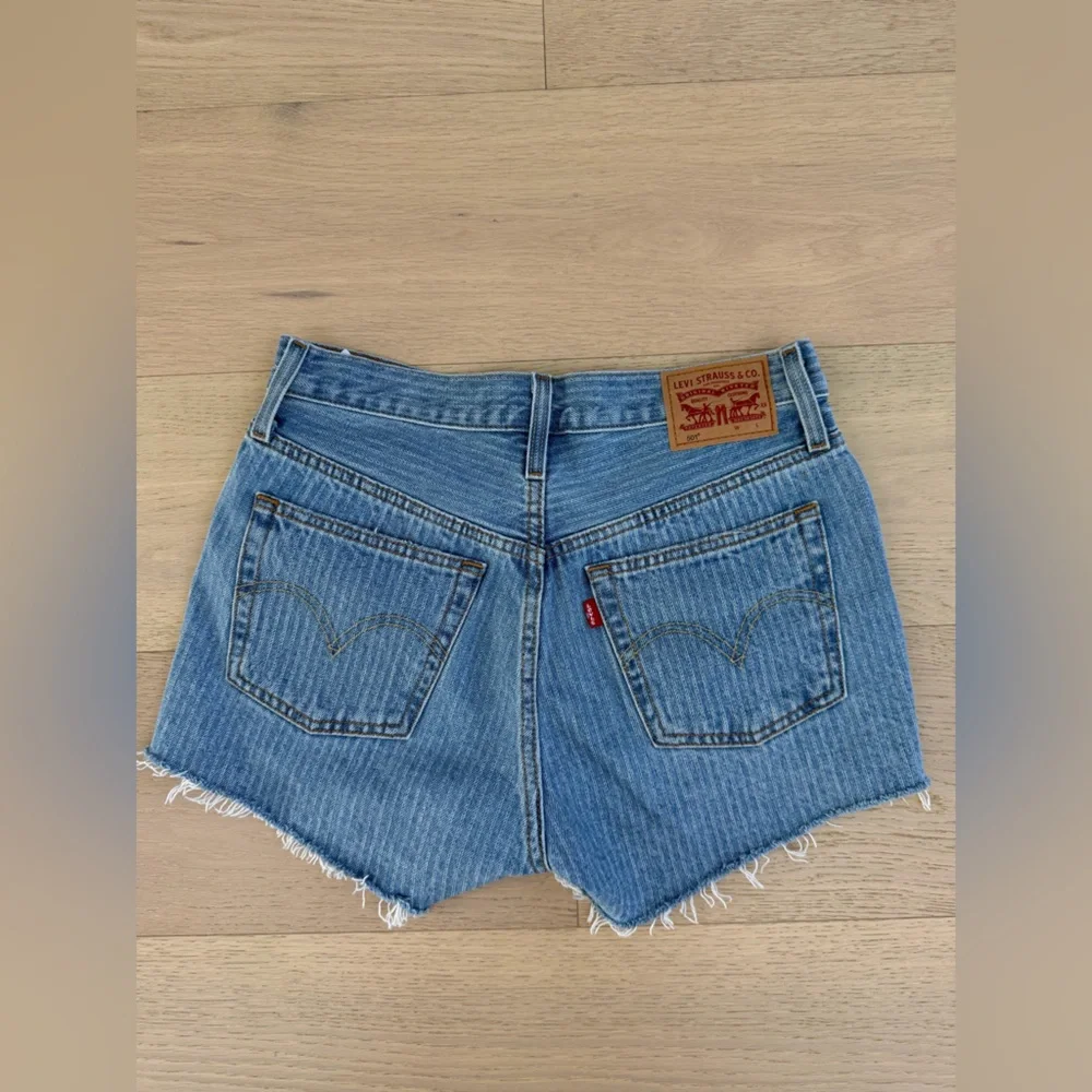 Levi’s 501 Striped Denim Shorts (Size 27) Classic 90s Style